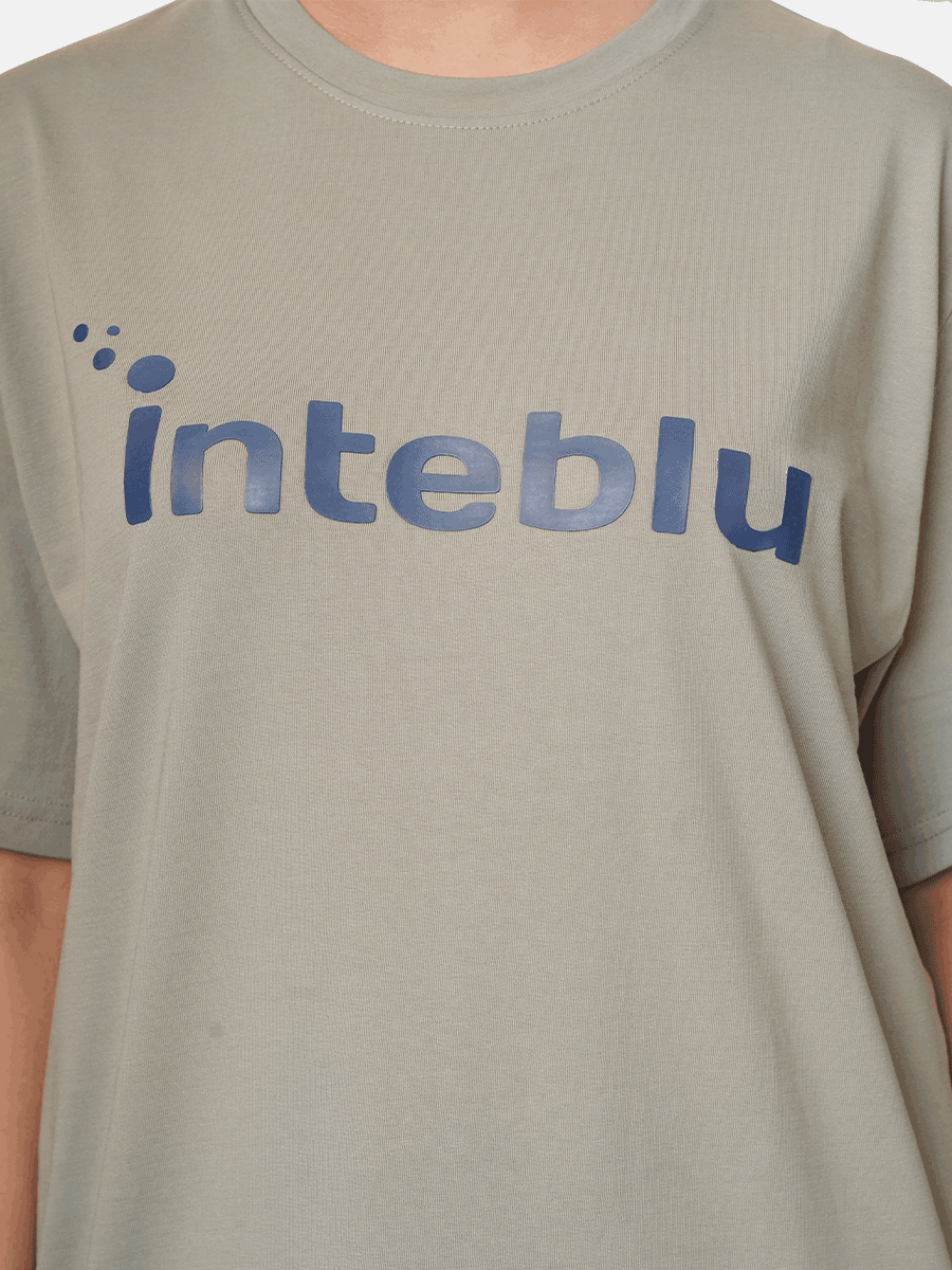 Women Graphics Logo Print T-shirt with Short Sleeves and Round Neck