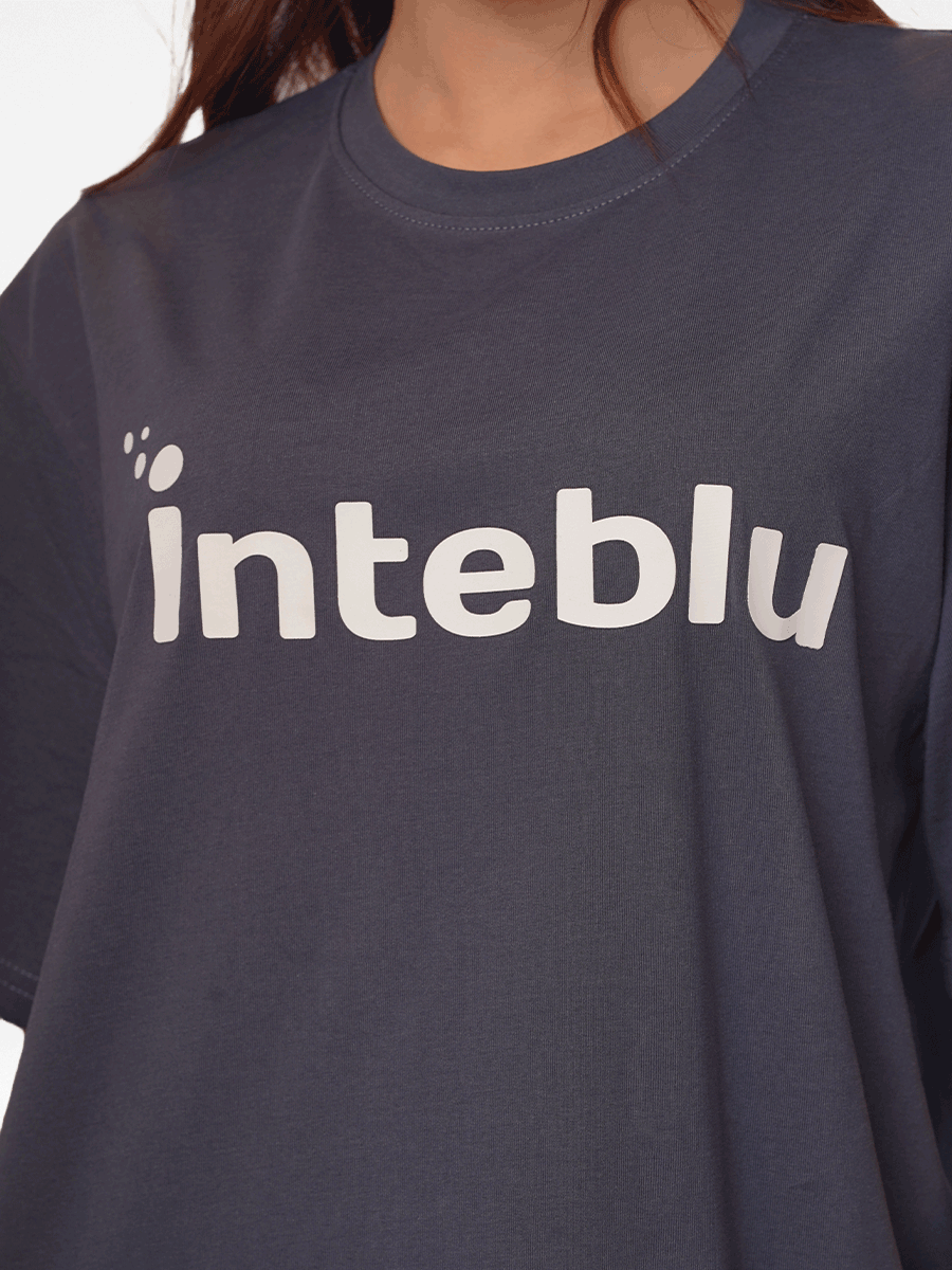 Women Graphics Logo Print T-shirt with Short Sleeves and Round Neck