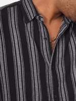 Men's Relaxed-Fit Half-Sleeve Casual Shirt Black Stripes