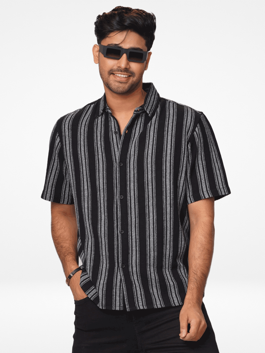 Men's Relaxed-Fit Half-Sleeve Casual Shirt Black Stripes