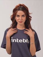 Women Graphics Logo Print T-shirt with Short Sleeves and Round Neck