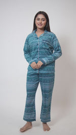 Women Velour Sleepwear Long Sleeve Green Aop Pyjama Set